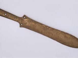 A bronz tőr hossza: 30,7 cm, leltári száma: 67.8.1.