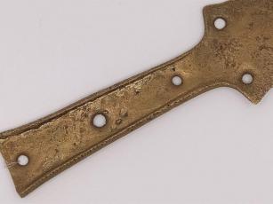 A bronz tőr hossza: 30,7 cm, leltári száma: 67.8.1.